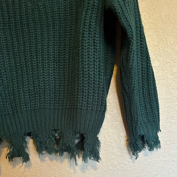 Fashion Nova Distressed Forest Green Sweater Size M - Picture 5 of 8